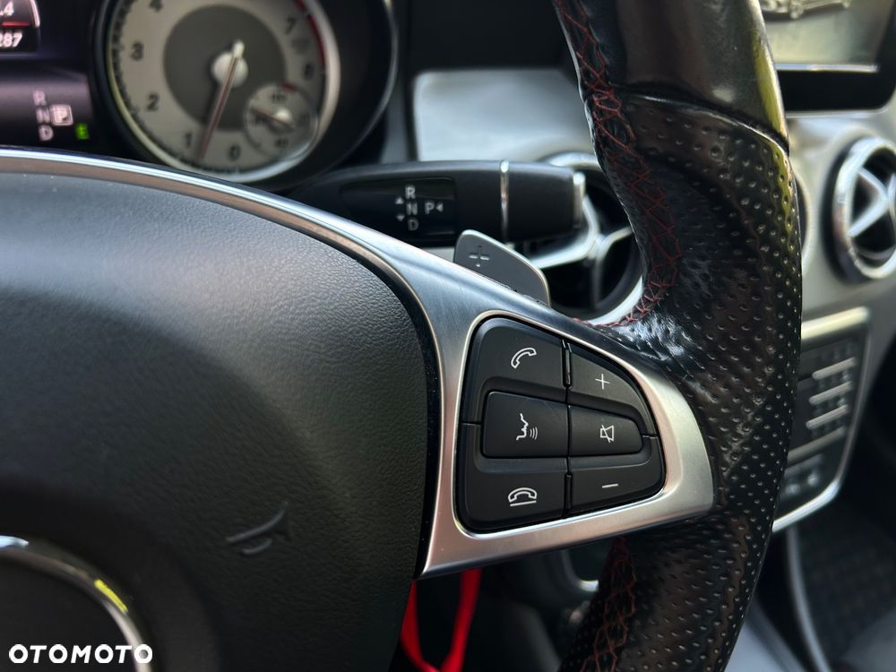 Mercedes-Benz CLA 200 7G-DCT AMG Line - 21