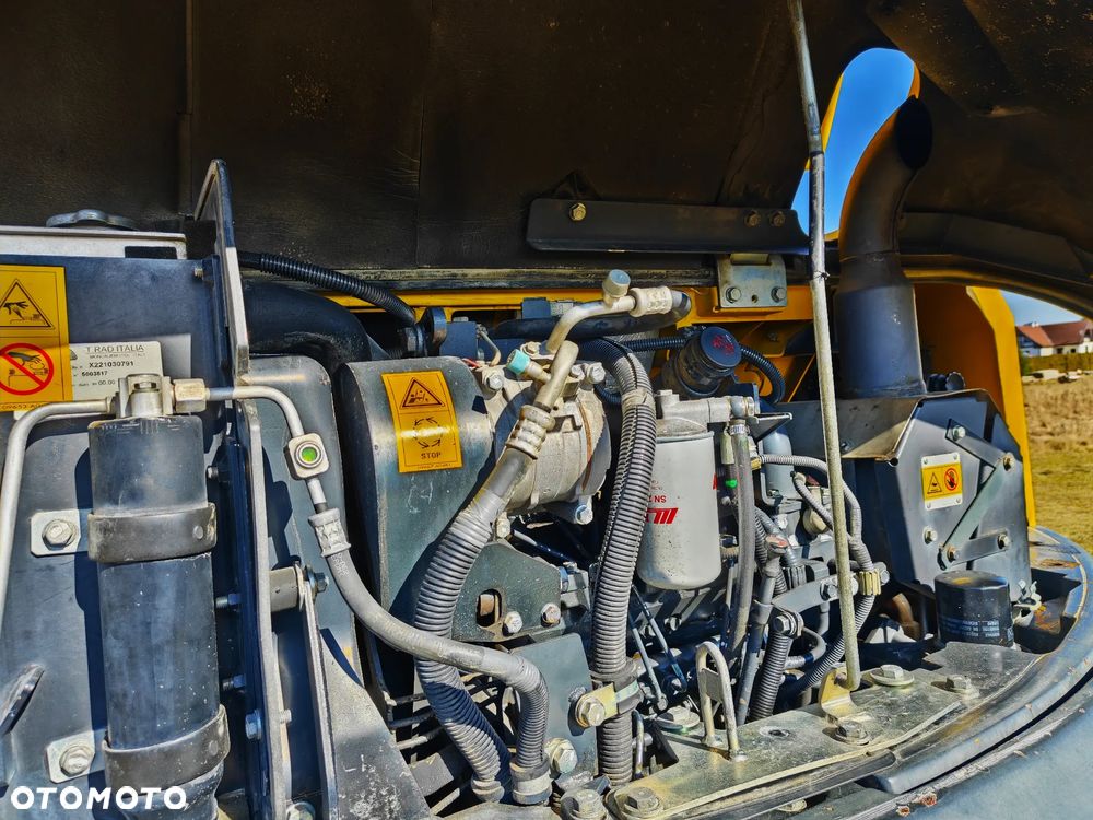 Komatsu PW 98MR-8 - 13