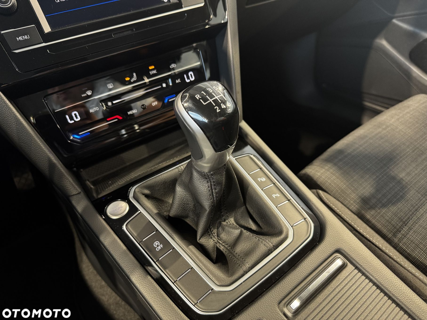 Volkswagen Passat - 25