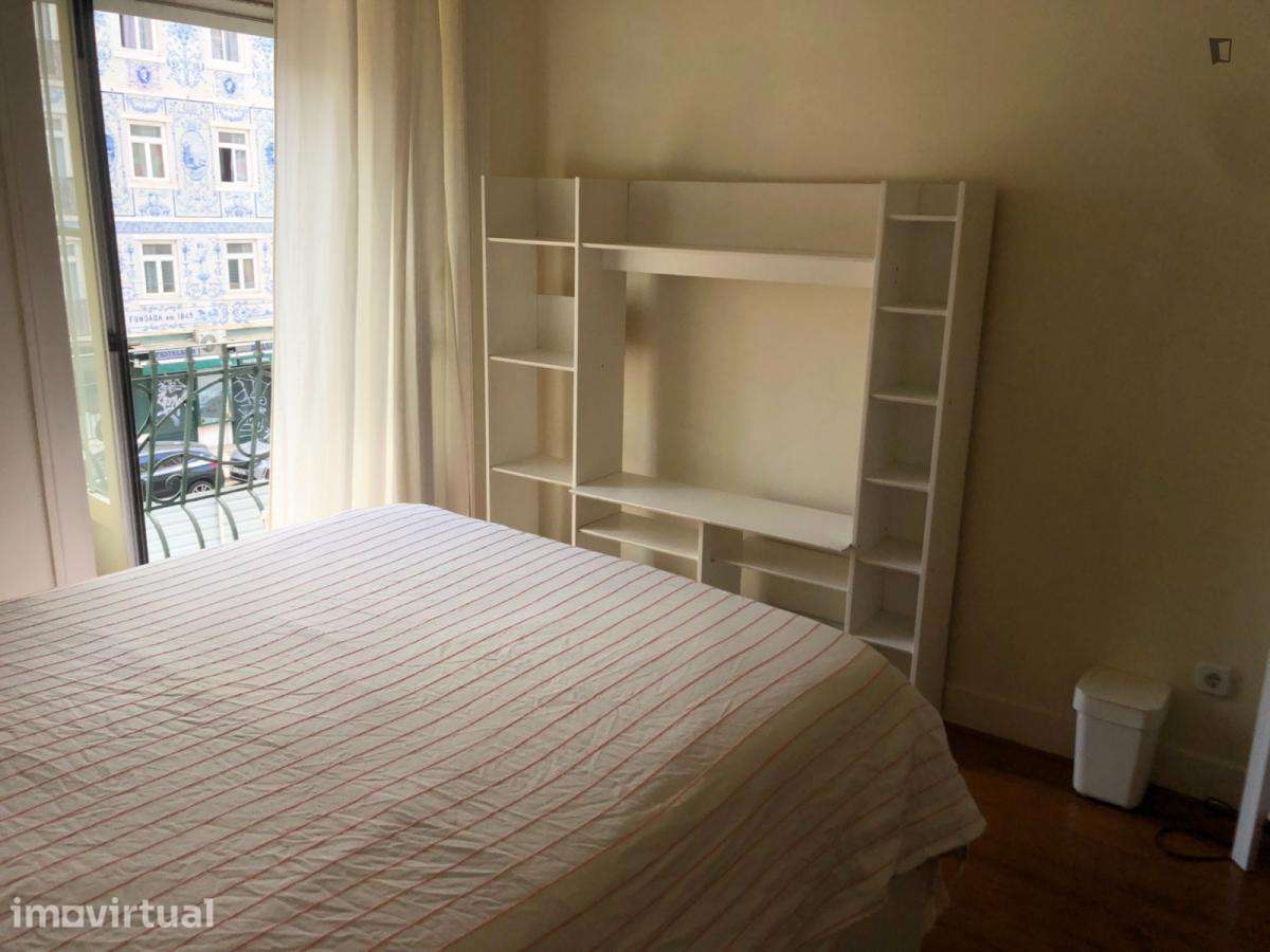 Quarto - localizado em Intendente Lisbon - Grande imagem: 3/44