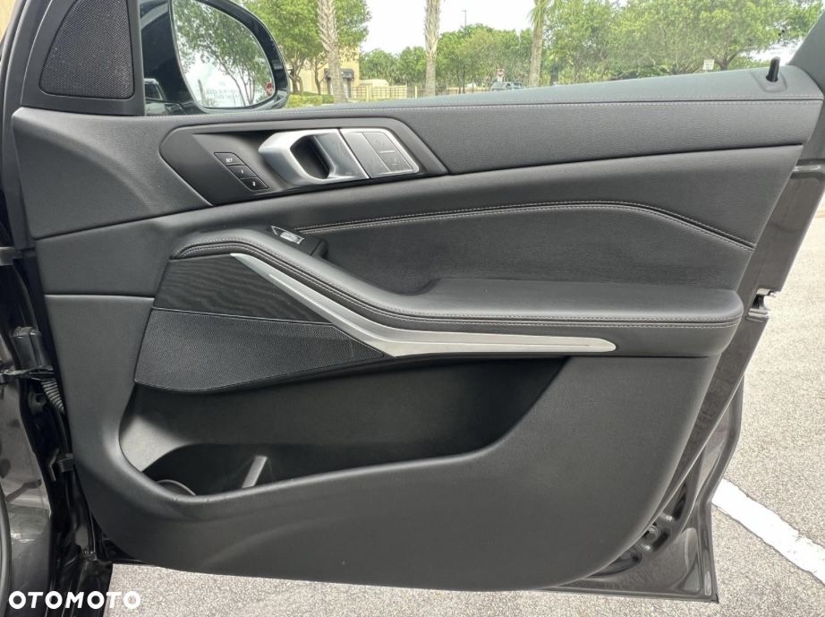 BMW X7 xDrive40i sport - 27