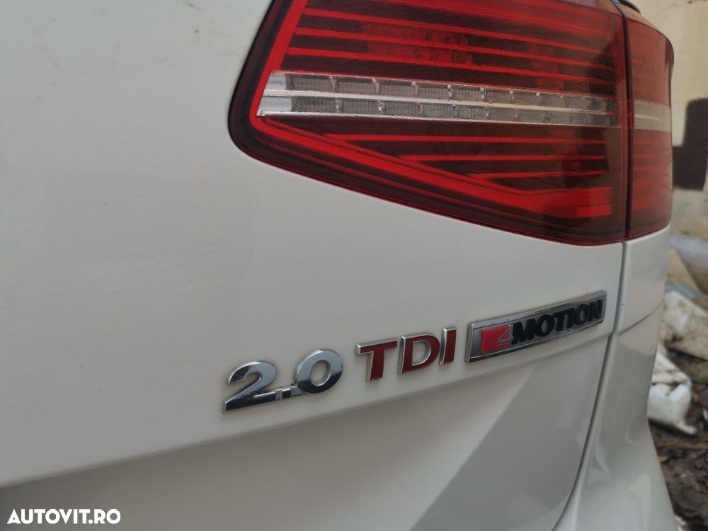 Volkswagen Passat Variant 2.0 TDI DSG 4Motion Highline - 18
