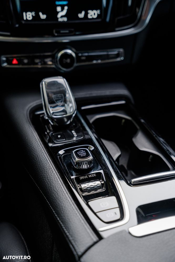 Volvo S90 T8 Recharge AWD Geartronic Inscription - 34