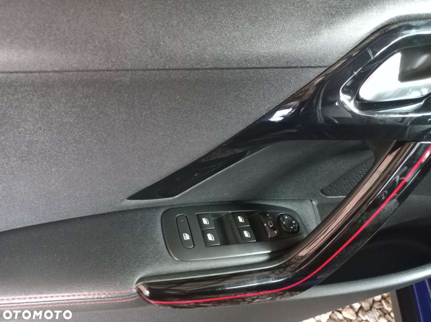 Peugeot 2008 - 11