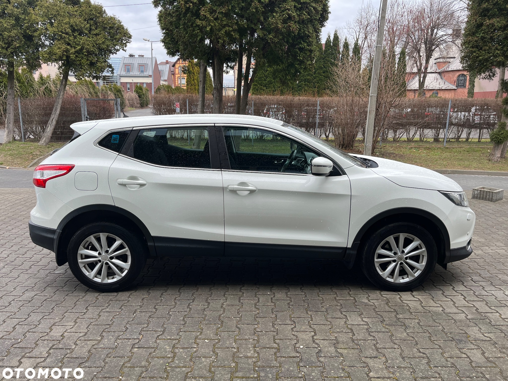Nissan Qashqai 1.6 DCi 4x4 N-Connecta - 16