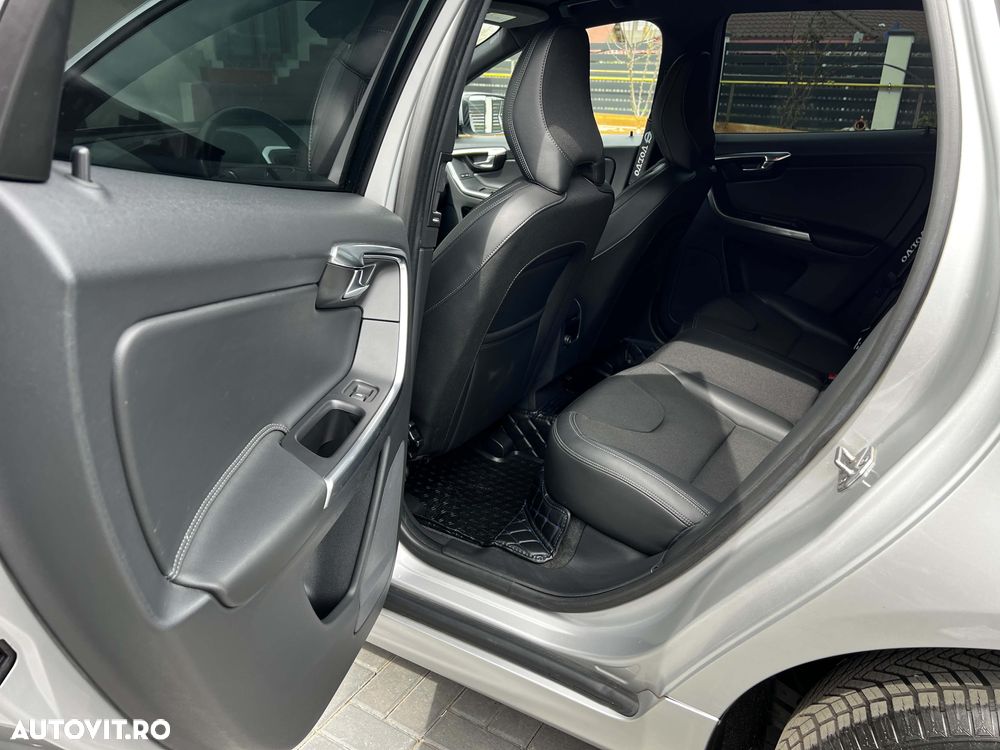 Volvo XC 60 D4 Geartronic Momentum - 19