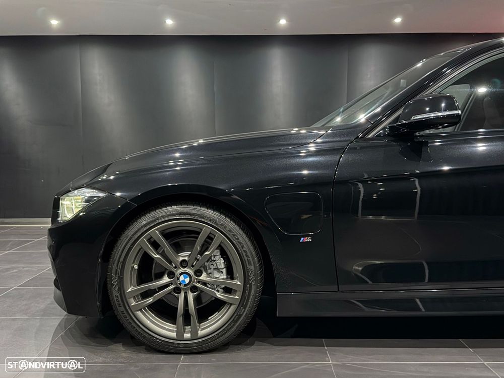 BMW 330 e iPerformance Pack M - 3