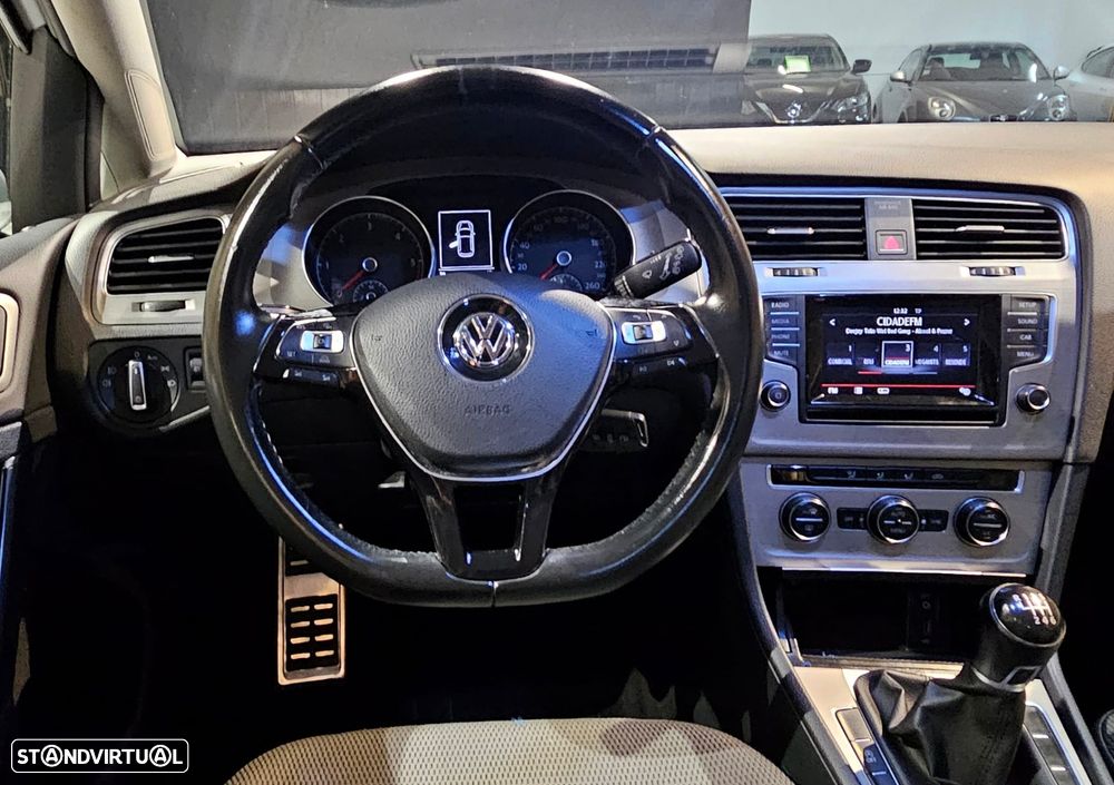 VW Golf 1.6 TDi BlueMotion Trendline - 22