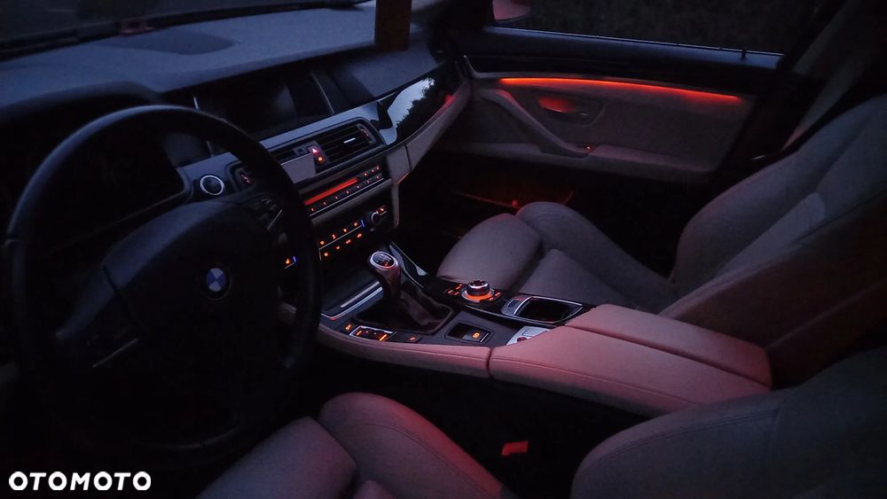 BMW Seria 5 518d - 14