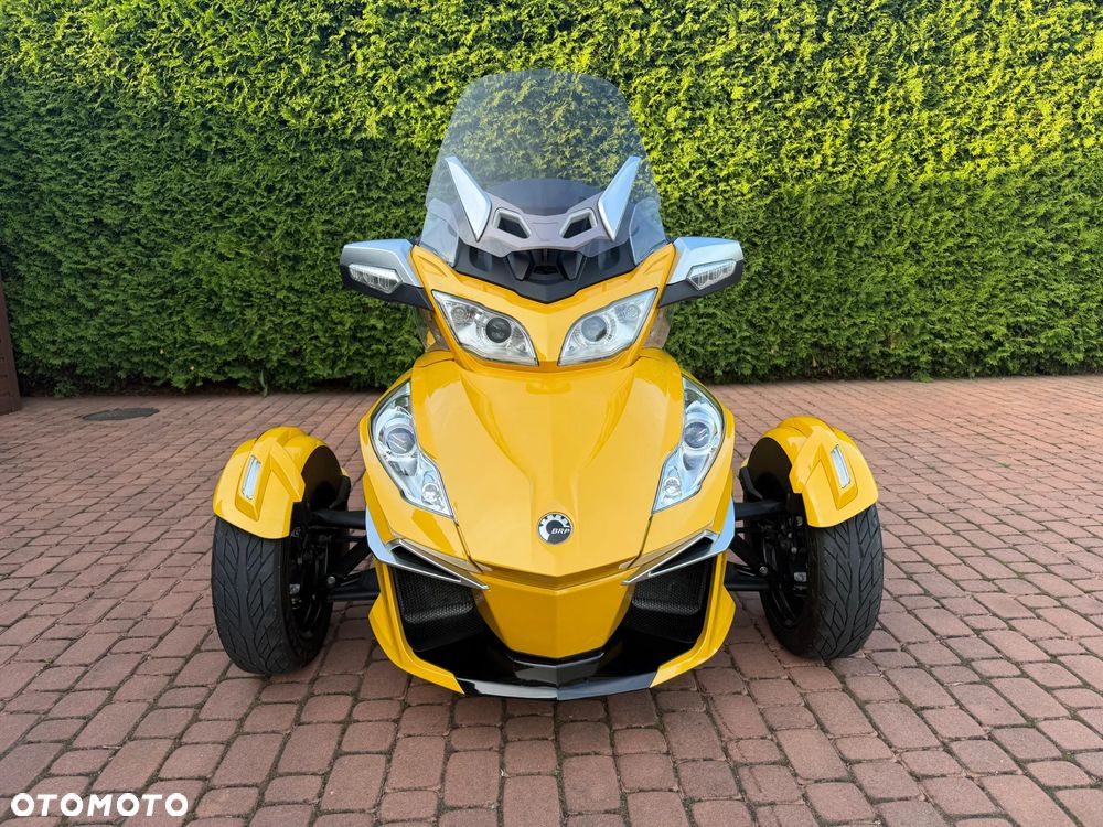 Can-Am Spyder - 2