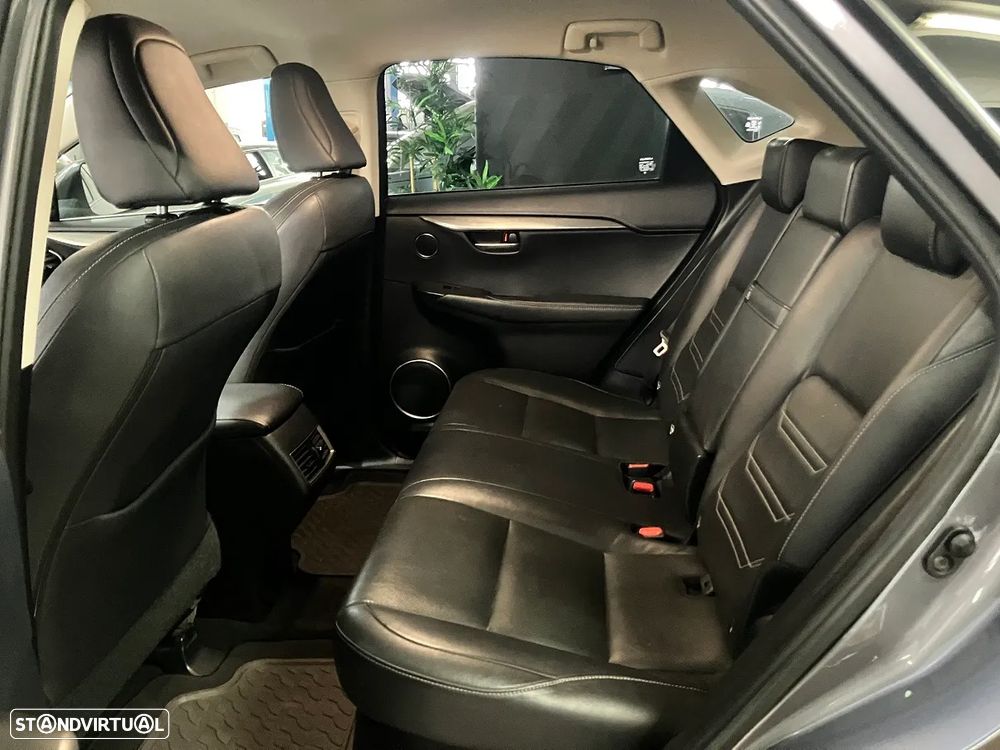 Lexus NX 300h Executive Plus - 11