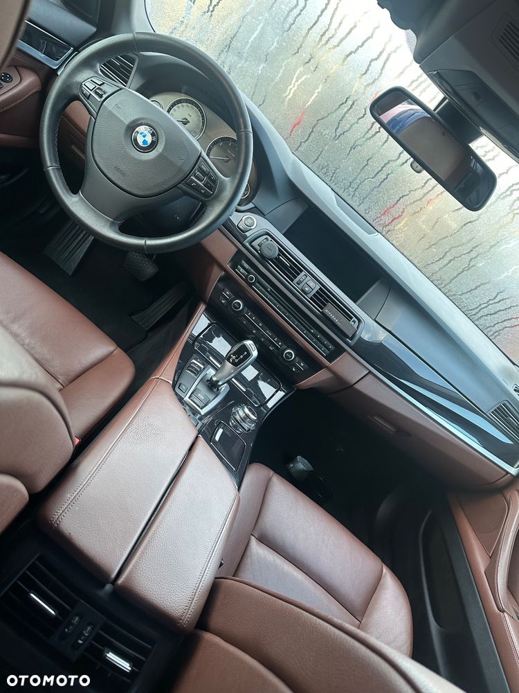 BMW Seria 5 520i Touring - 11