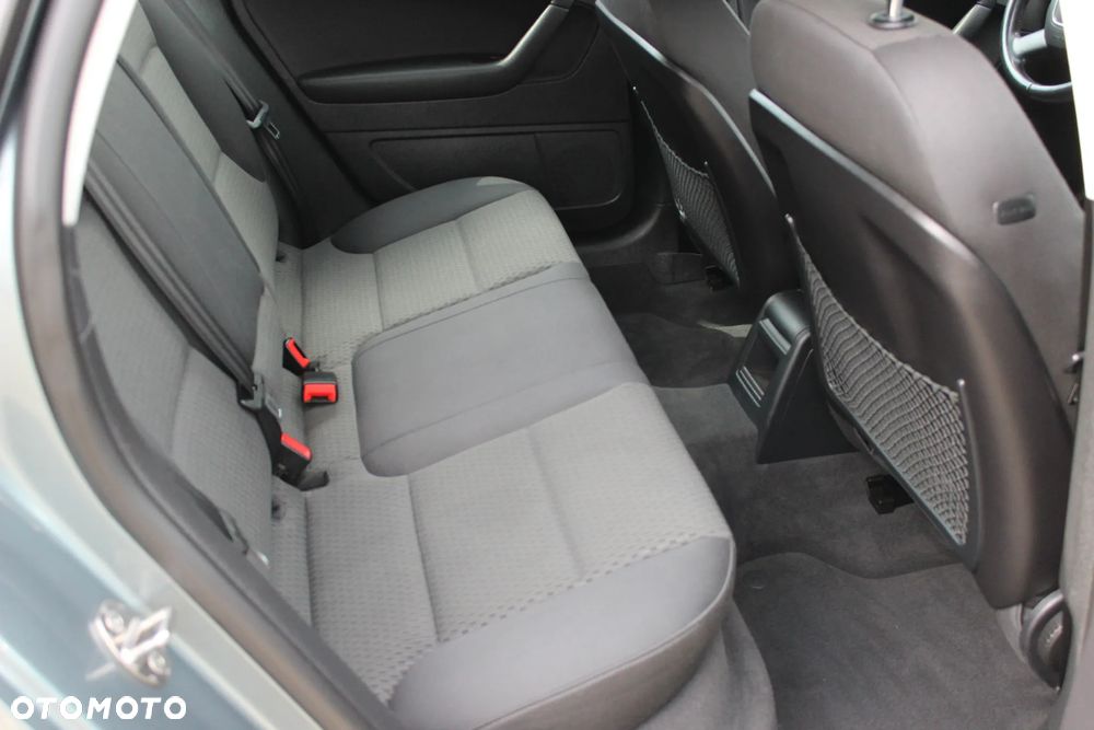 Audi A3 Sportback 1.6 Ambiente - 22