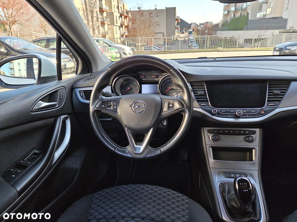 Opel Astra 1.6 CDTI Essentia S&S - 11