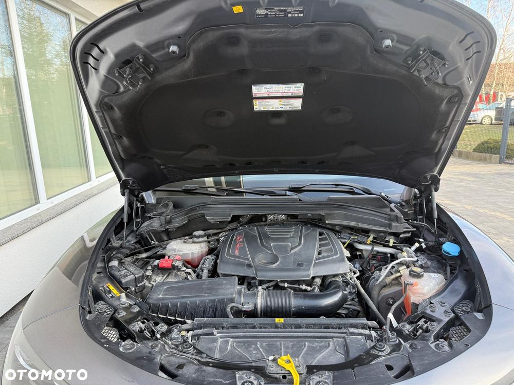 Alfa Romeo Stelvio 2.0 Turbo 16V AT8-Q4 Ti - 20