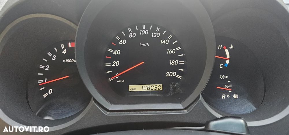 Toyota Hilux 4x4 Double Cab - 11