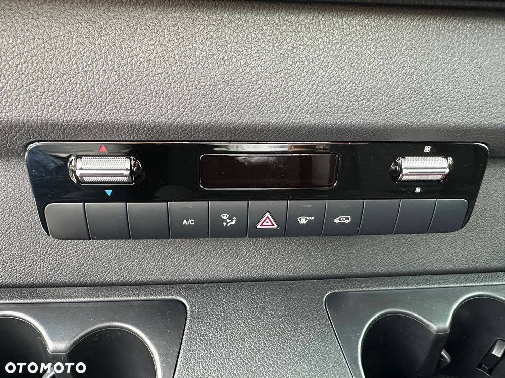 Mercedes-Benz Sprinter - 19