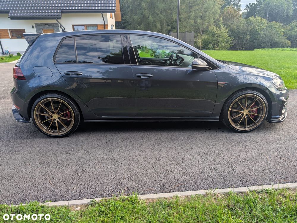 Volkswagen Golf - 16