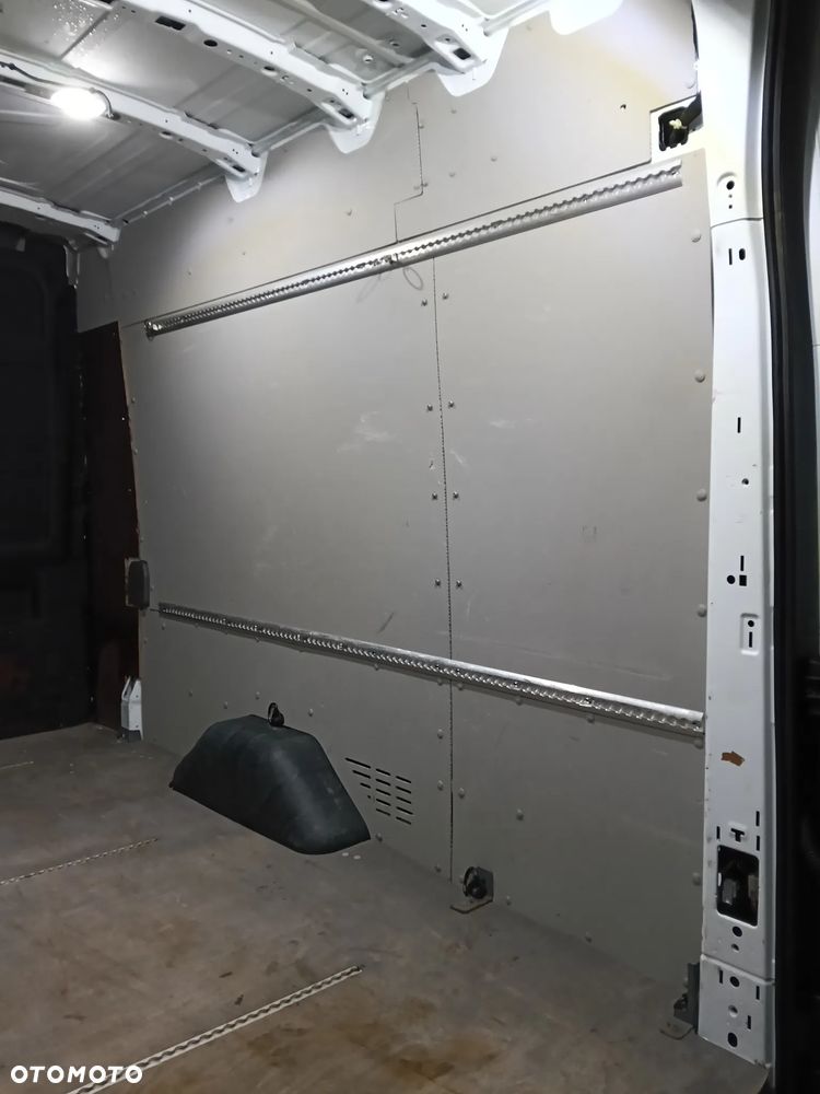 Ford Transit Mk8 - 20