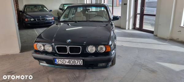 BMW Seria 5 530i V8