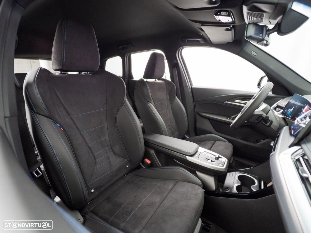 BMW iX1 eDrive20 Pack Desportivo M Pro - 42