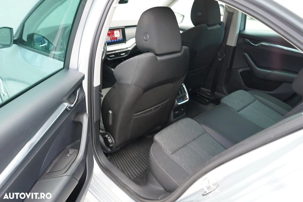 Skoda Octavia 2.0 TDI DSG Style - 29