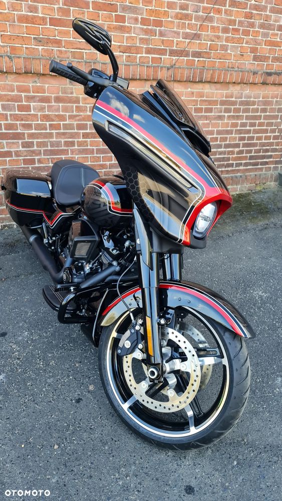 Harley-Davidson Touring Street Glide - 13