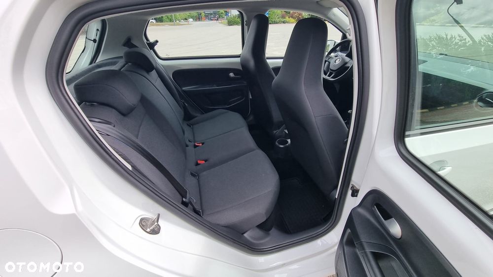 Volkswagen up! Active - 16