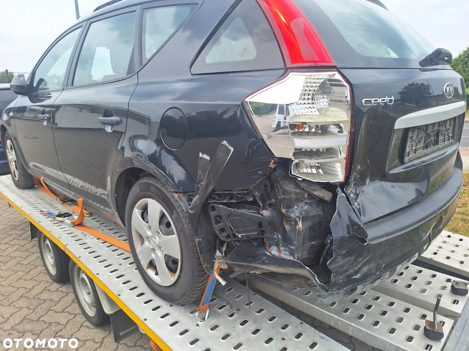Kia Ceed - 12