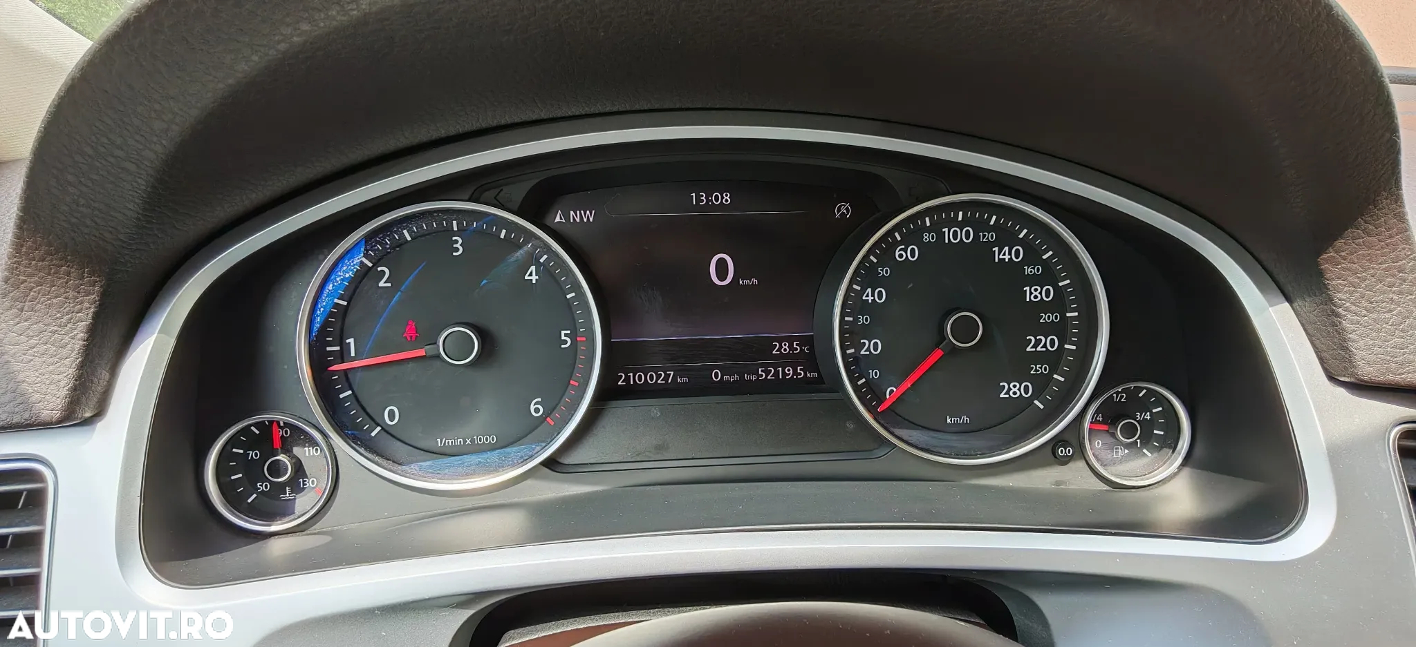 Volkswagen Touareg 3.0 V6 TDI BMT - 13