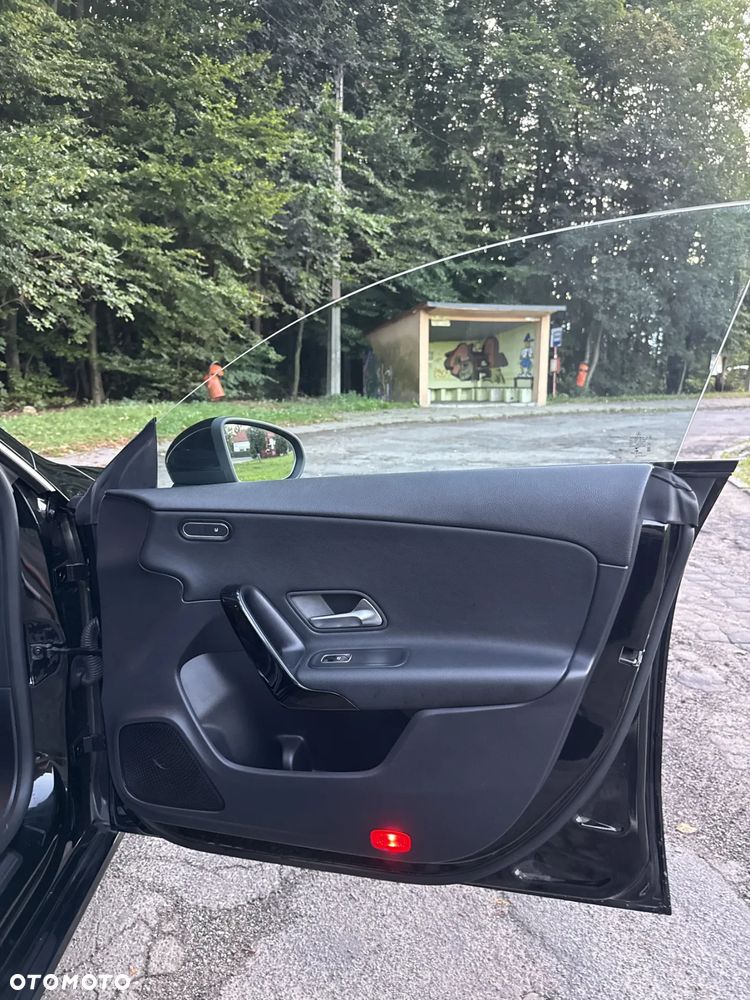 Mercedes-Benz CLA 200 7G-DCT - 27