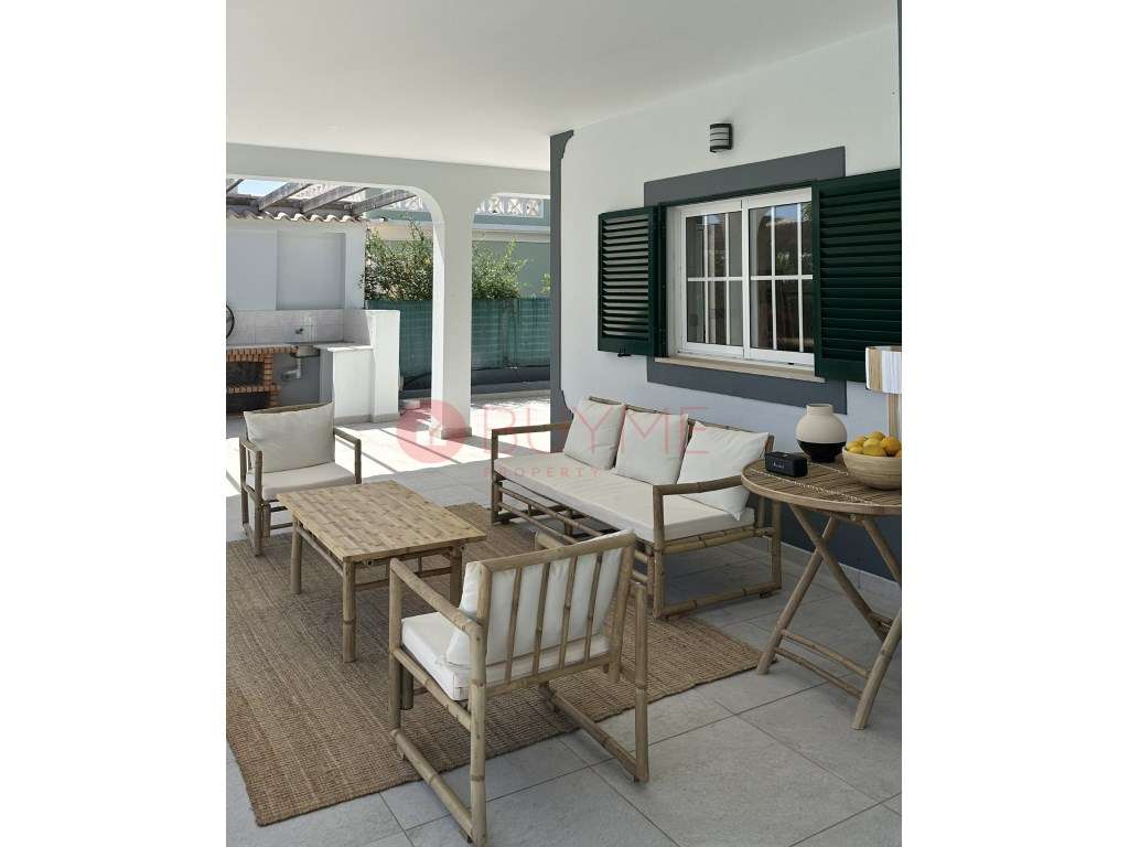 Moradia V4 Exclusiva com Piscina, Jacuzzi e Amplos Jardins em Almancil - Grande imagem: 4/42