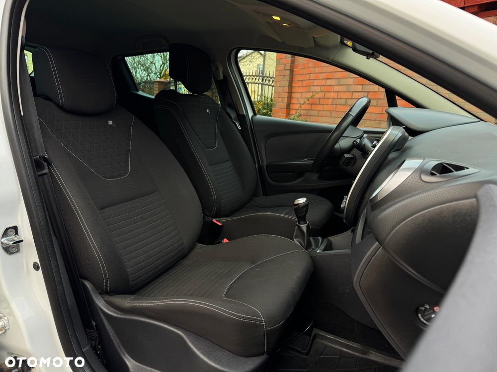 Renault Clio 1.2 16V Limited Plus - 11