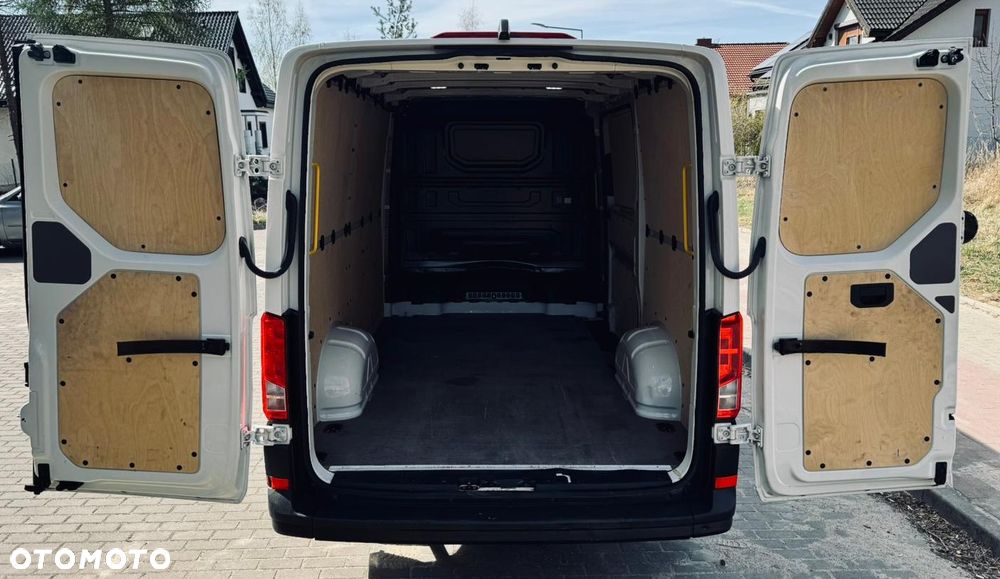 Volkswagen CRAFTER L3H1 AUTOMAT - 11