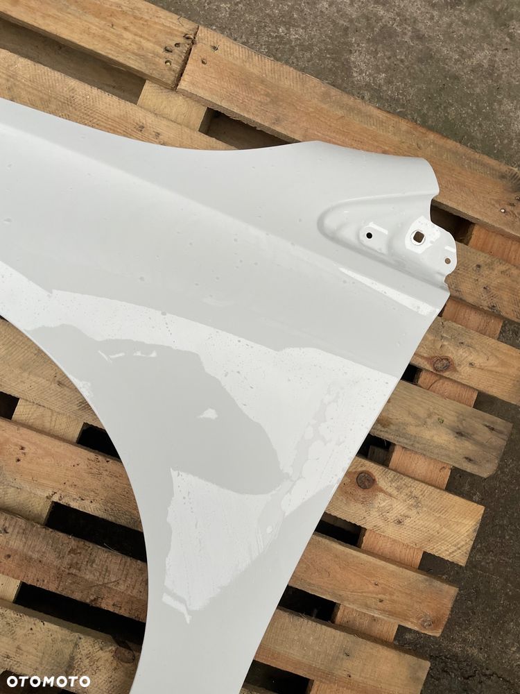 BŁOTNIK PRZÓD LEWY MERCEDES-BENZ W247 B KLASA A2478810900 BIAŁY W KOLOR - 3