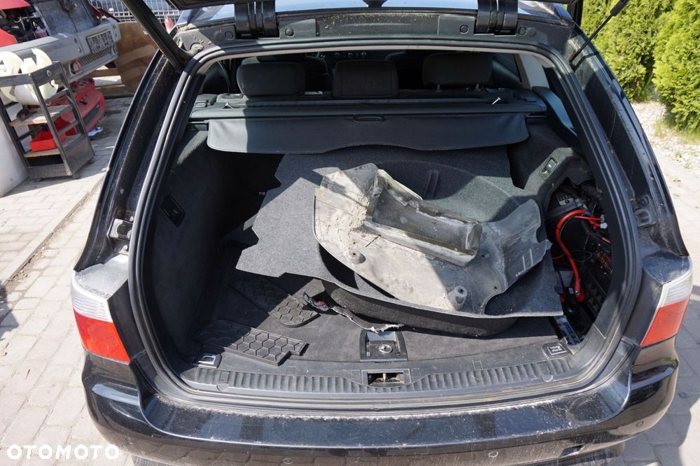 BMW 5 E61 KOMBI 2005 668 2.5 D M57D25 177KM GA6HP26Z CZARNY na części - 15