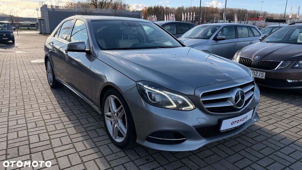 Mercedes-Benz Klasa E 220 CDI DPF BlueEFFICIENCY 7G-TRONIC Avantgarde - 3