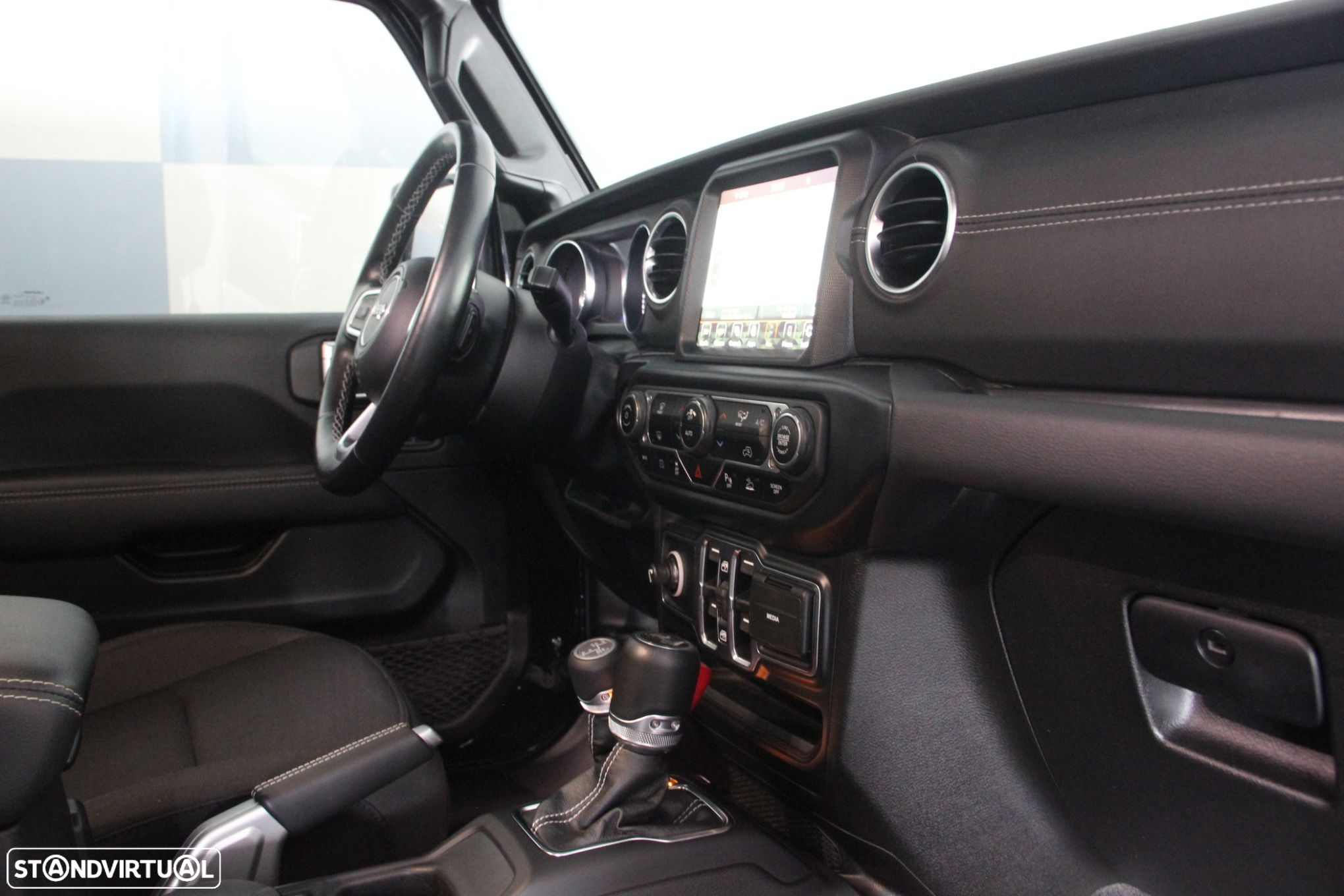 Jeep Wrangler Unlimited - 34