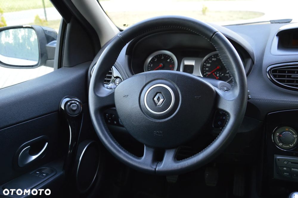 Renault Clio - 18