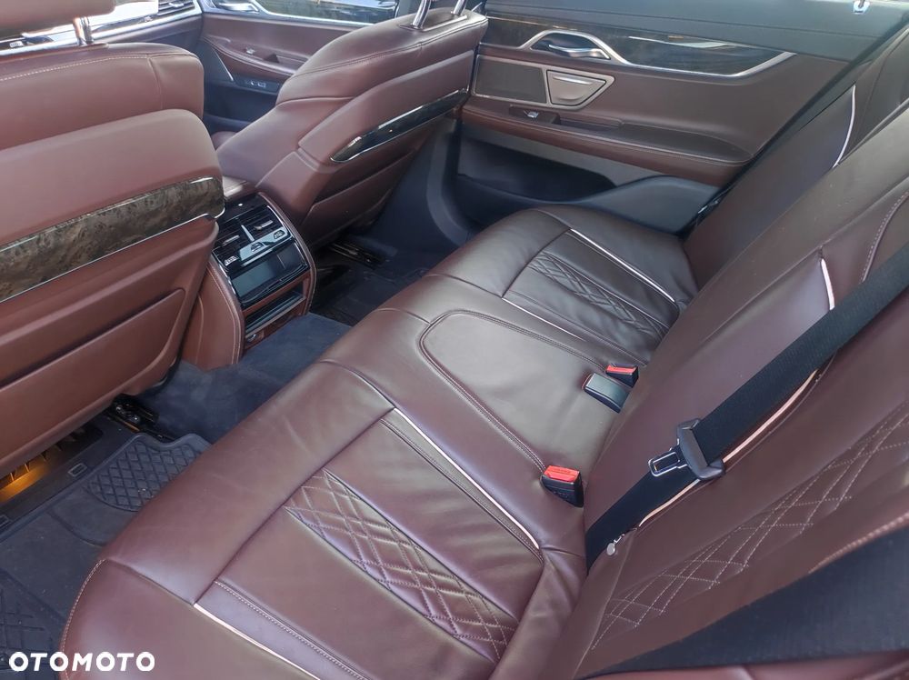 BMW Seria 7 730d xDrive - 21