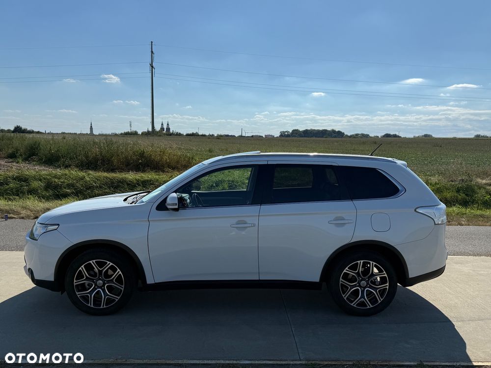 Mitsubishi Outlander 2.2 DID Instyle Navi - 4
