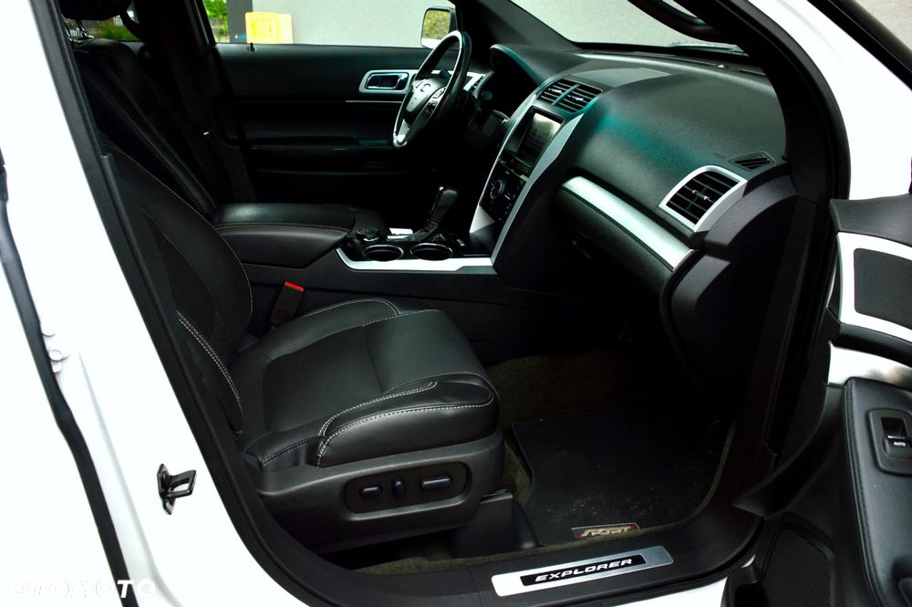 Ford Explorer 4.6 4WD - 31