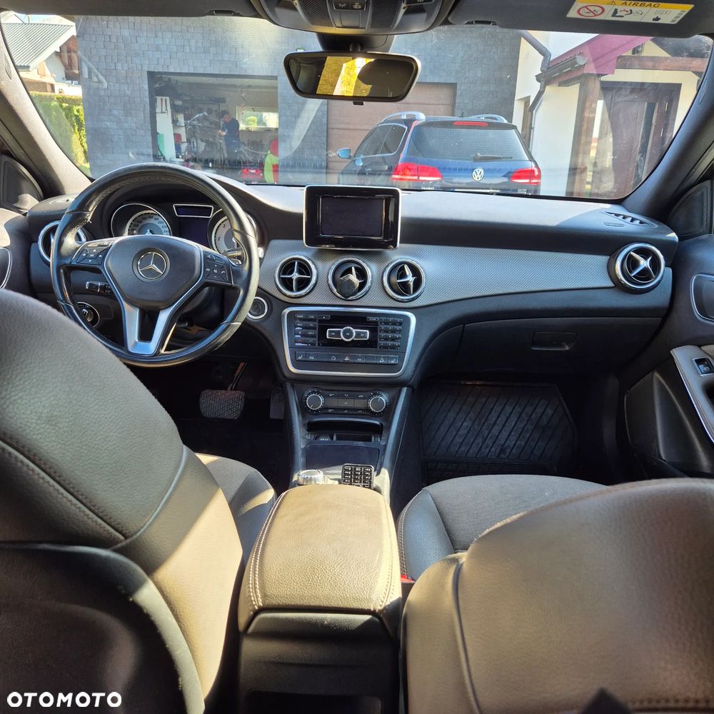 Mercedes-Benz GLA - 5