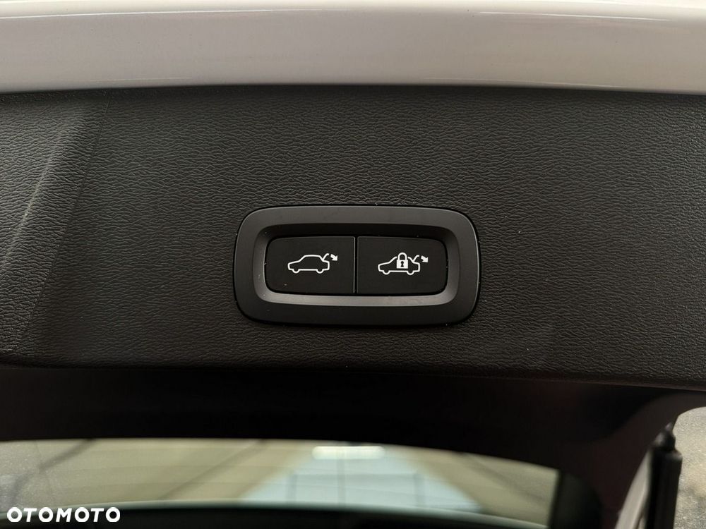 Volvo XC 40 - 18