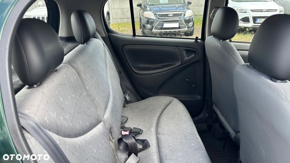 Toyota Yaris 1.0 Luna - 15
