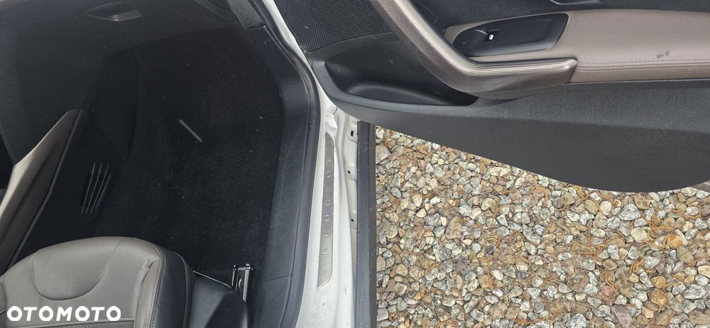 Peugeot 2008 e-HDi FAP 115 STOP & START Allure - 23