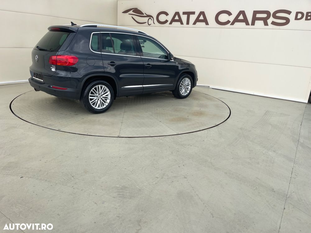 Volkswagen Tiguan 2.0 TDI SCR BlueMotion Technology Sport & Style - 16