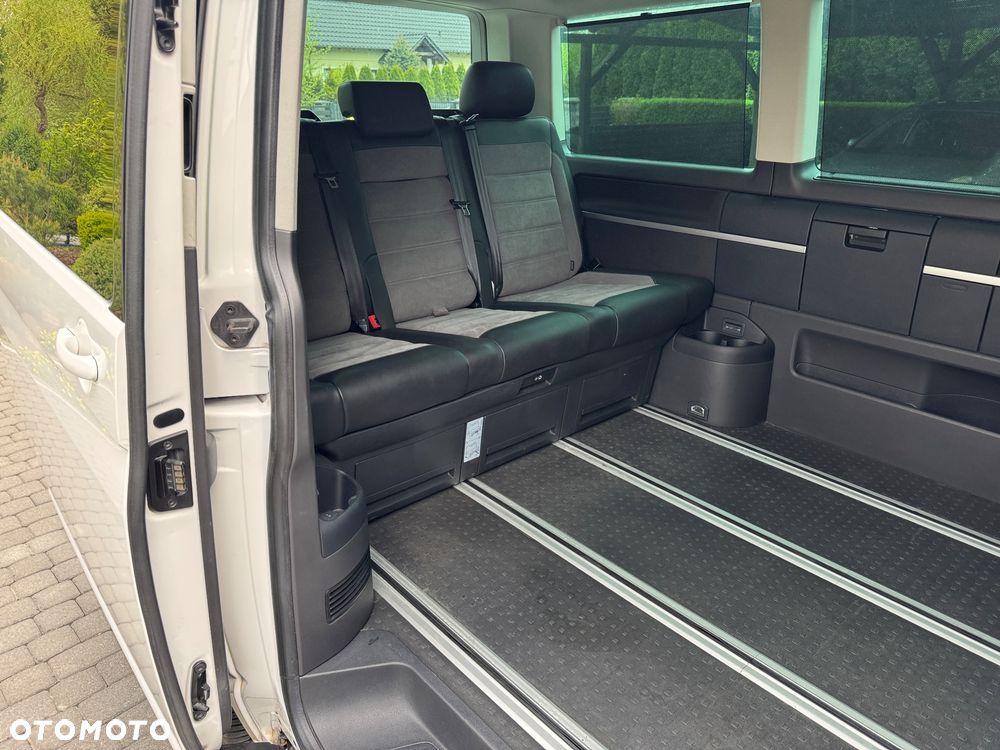 Volkswagen Multivan - 17