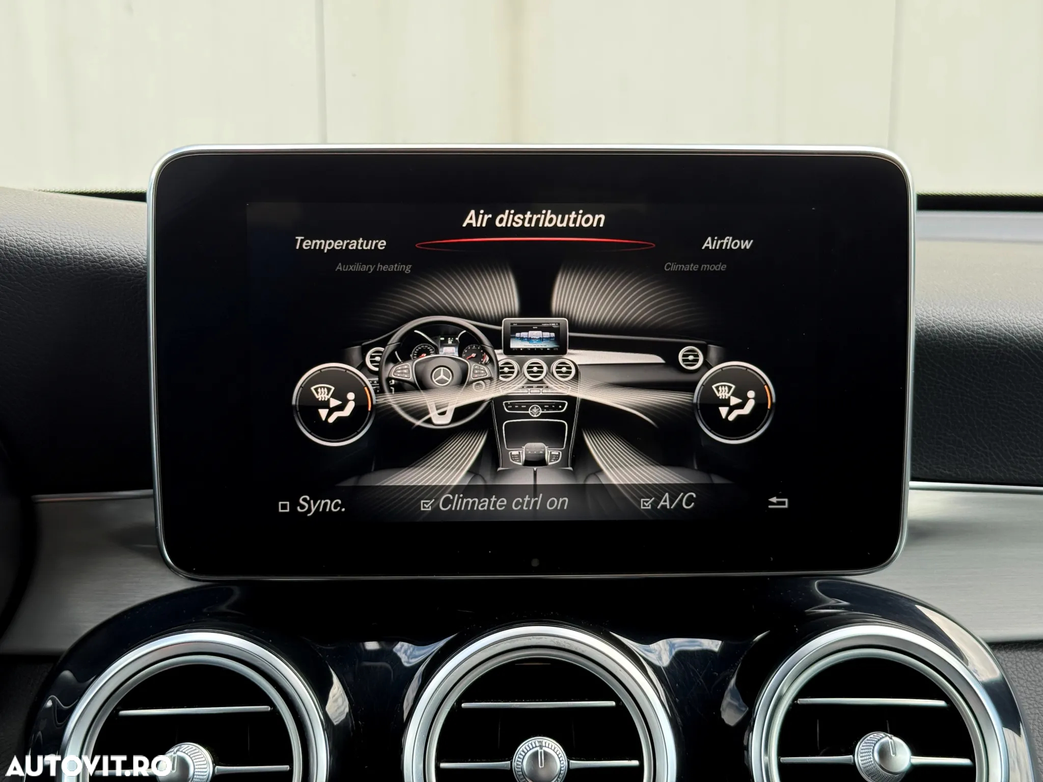 Mercedes-Benz GLC 220 d 4Matic 9G-TRONIC AMG Line - 29