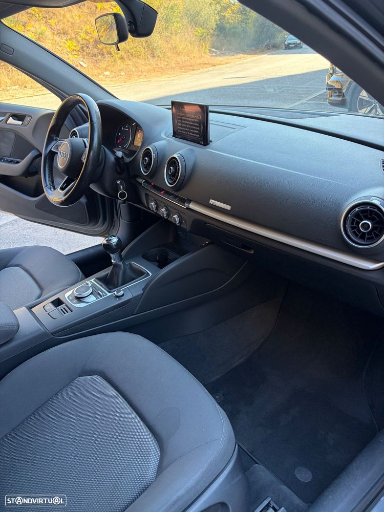 Audi A3 Sportback 1.6 TDI Advance - 31